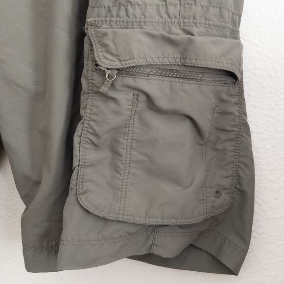 REI Green Gray Utility Cargo Shorts Size 16 - Picture 3 of 6